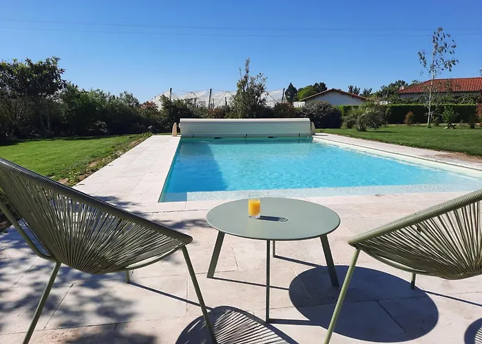 Petit coin de paradis, calme et confort garantie ! Chambre indépendante dans une dépendance !